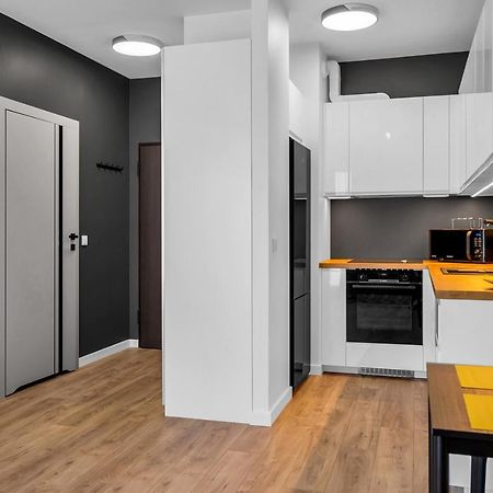 Lotnisko Chopina Modern Studio Varsovie Extérieur photo