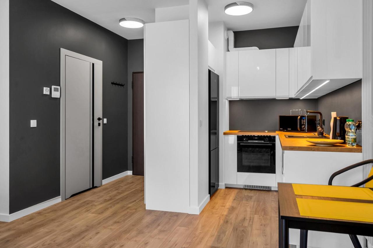 Lotnisko Chopina Modern Studio Varsovie Extérieur photo